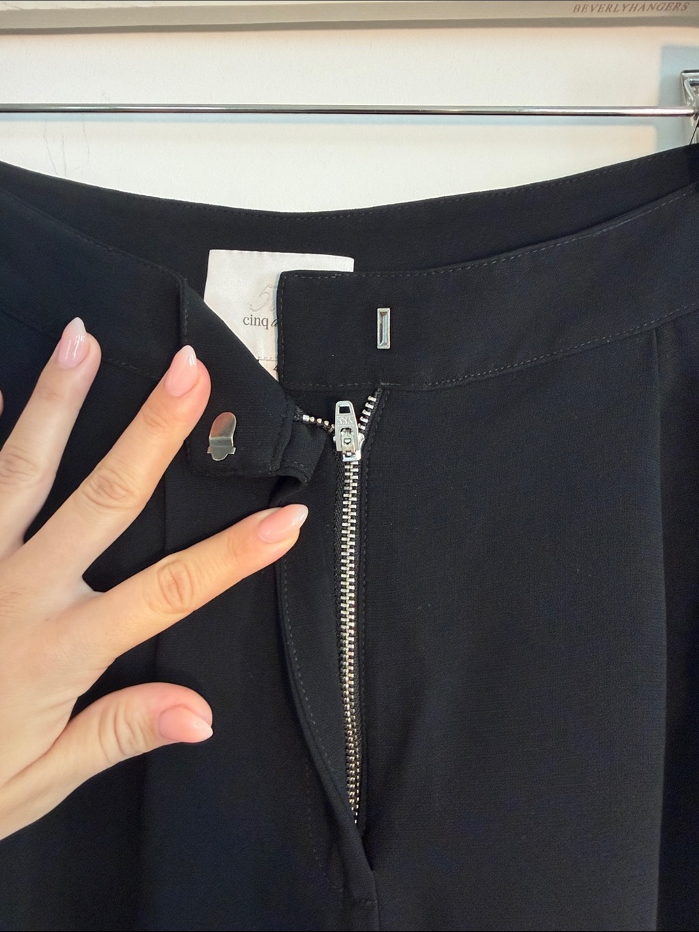 Cinq a Sept Black Pleated tapered Leg Pant size 4 - Picture 4 of 8